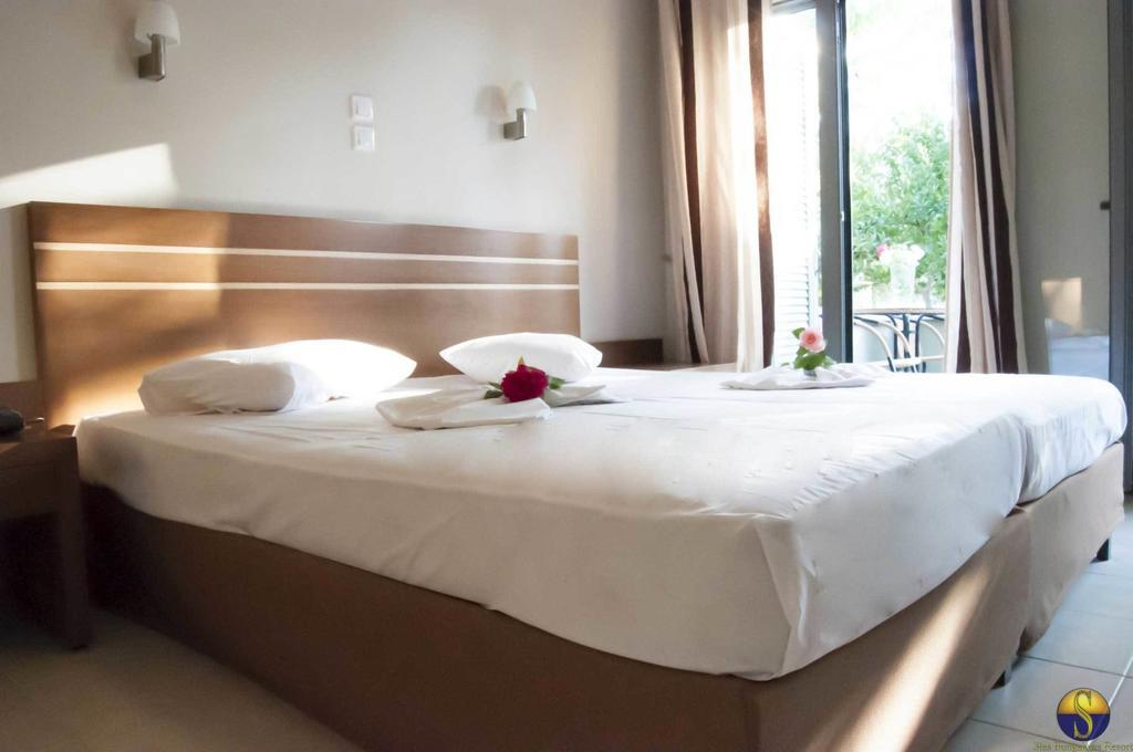 Hotel Sias Resort Agios Avgoustinos Buitenkant foto