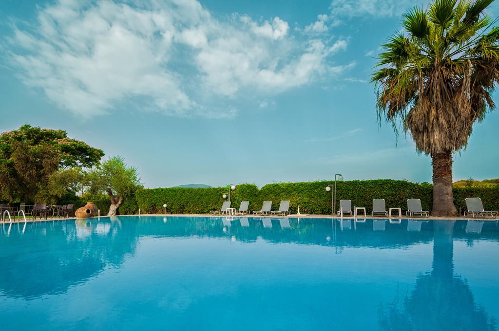 Hotel Sias Resort Agios Avgoustinos Buitenkant foto