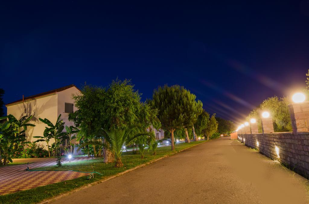 Hotel Sias Resort Agios Avgoustinos Buitenkant foto