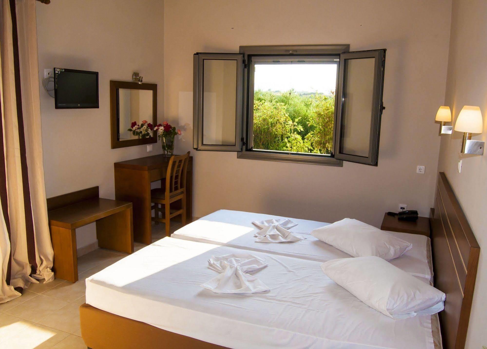 Hotel Sias Resort Agios Avgoustinos Buitenkant foto